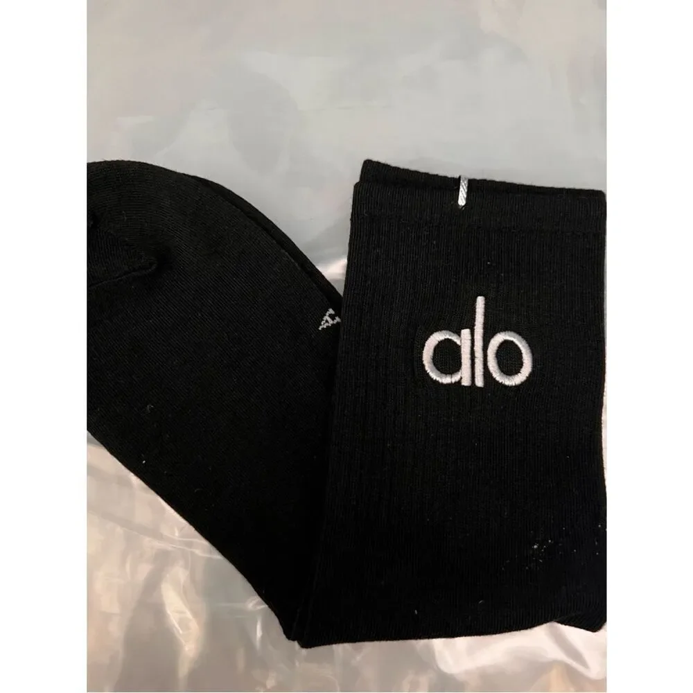 ALO Yoga unisex half crew understated socks in gray embroidered logo
